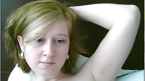 Гаряча дівчина з пірсингом сосків відкриває ноги для дивитися порно відео свого чоловіка