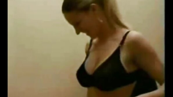 Сексуальна лікарка використовує секс-іграшки в порно дивитись відео оглядовій кімнаті на свого пацієнта
