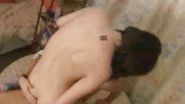 Неслухняна порно відео безкоштовно дівчина з довгим волоссям сидить на пенісі свого чоловіка