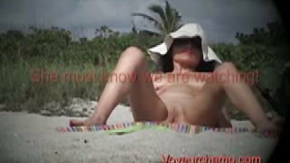 Грудаста блондинка з приголомшливим тілом короткі порно відео отримує цвяхи в POV сцені